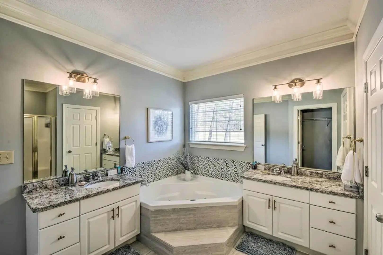 Inviting Kingwood Resort Condo in Clayton!
