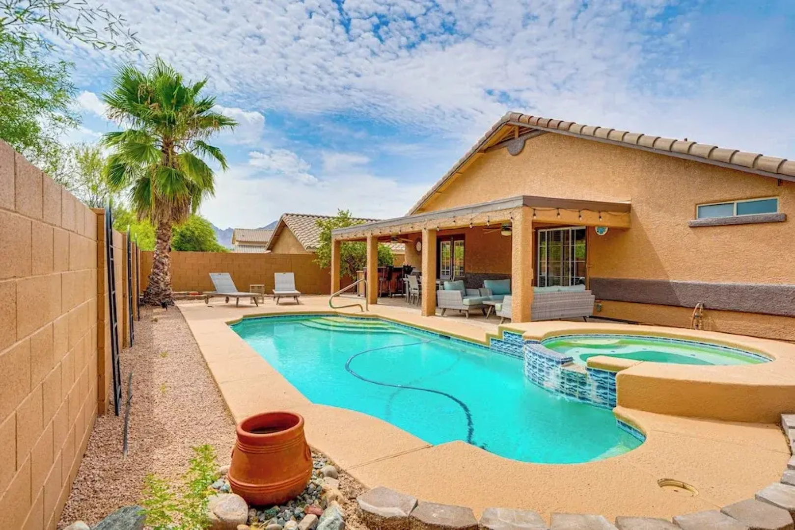 4 Mi to Catalina State Park: Mountain-view Home