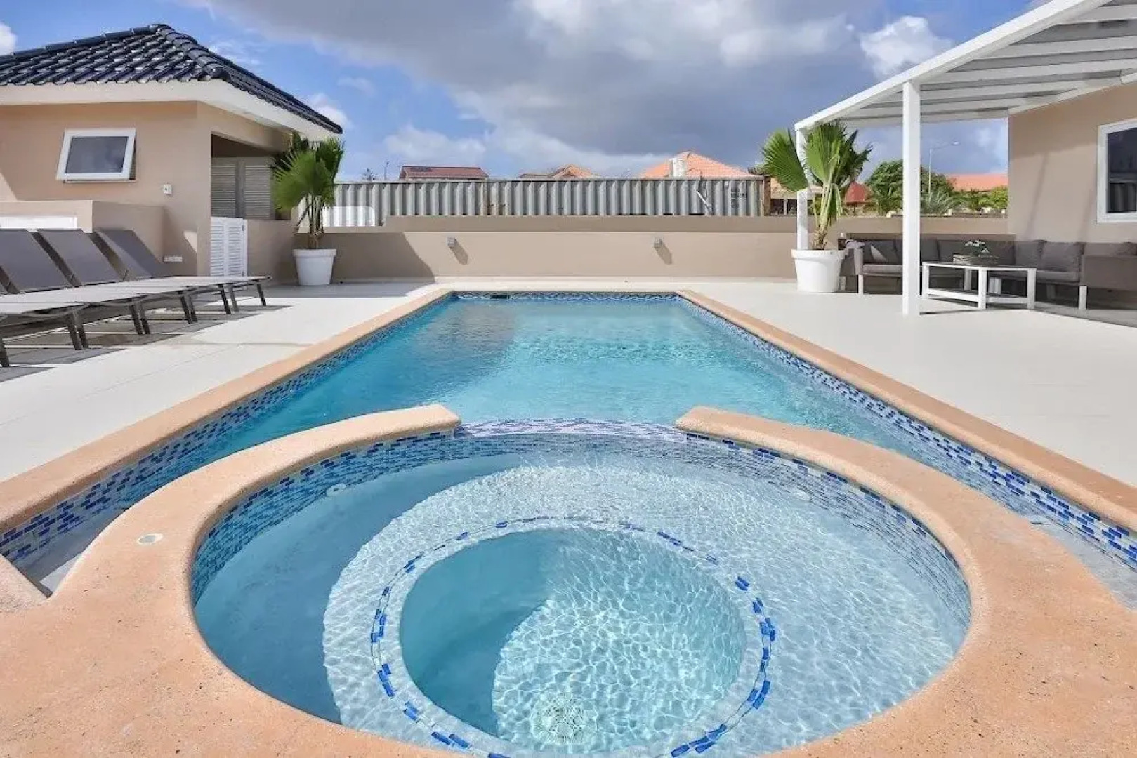 Luxury Villa With Pool in Jan Thiel