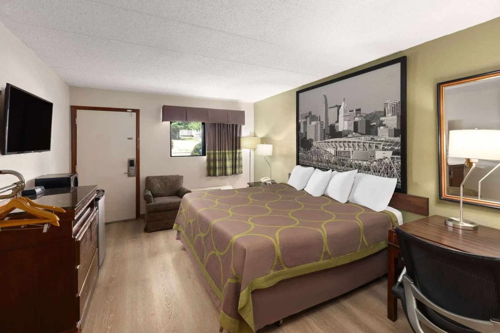 Super 8 by Wyndham Fort Mitchell Cincinnati Area