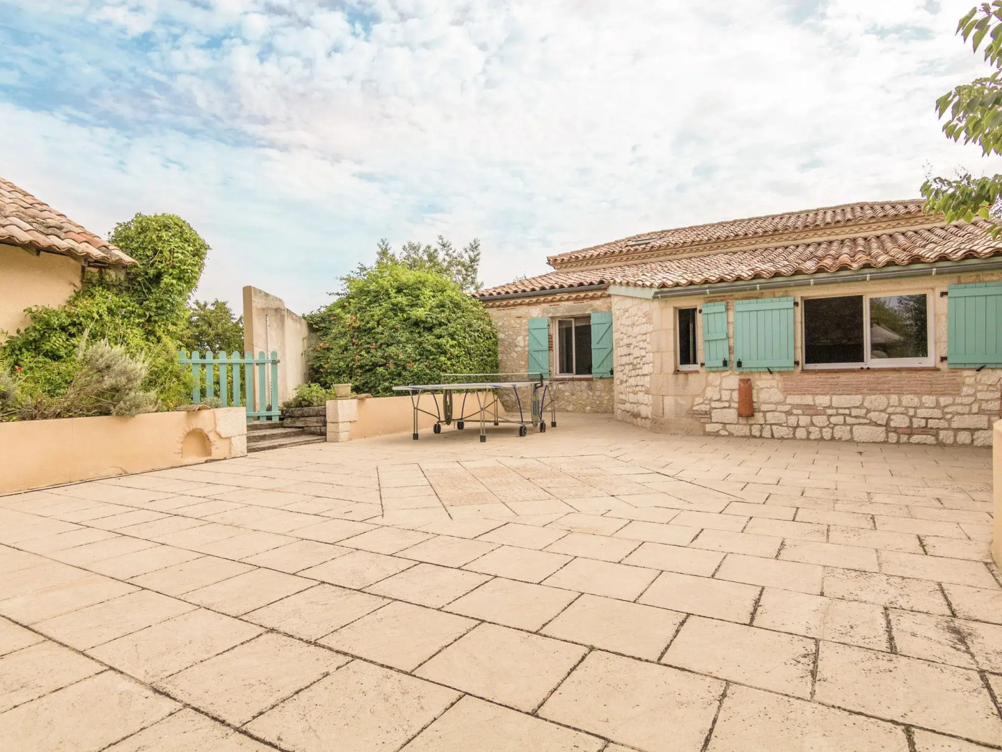 Detached villa with heated private swimming pool, jacuzzi and beautiful views