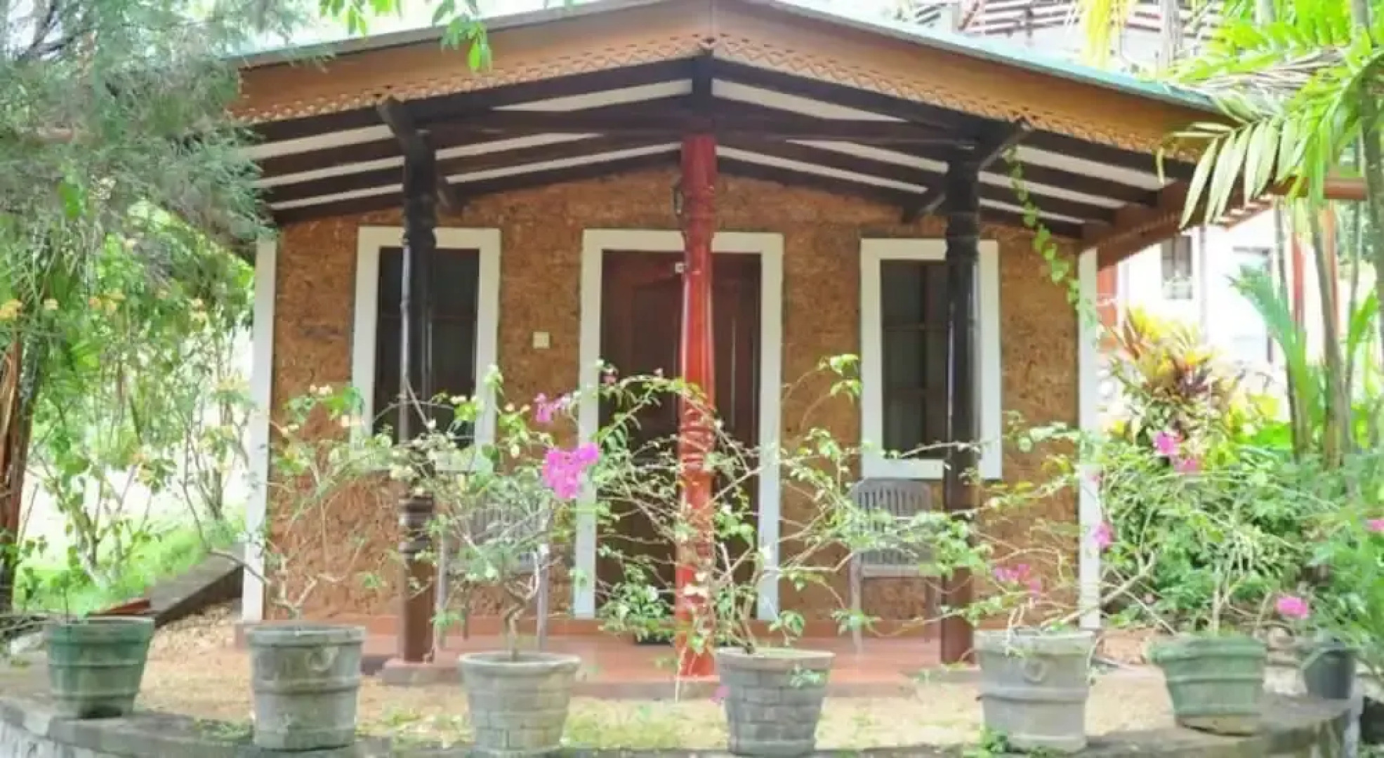 Field View Holiday Resort Hotel