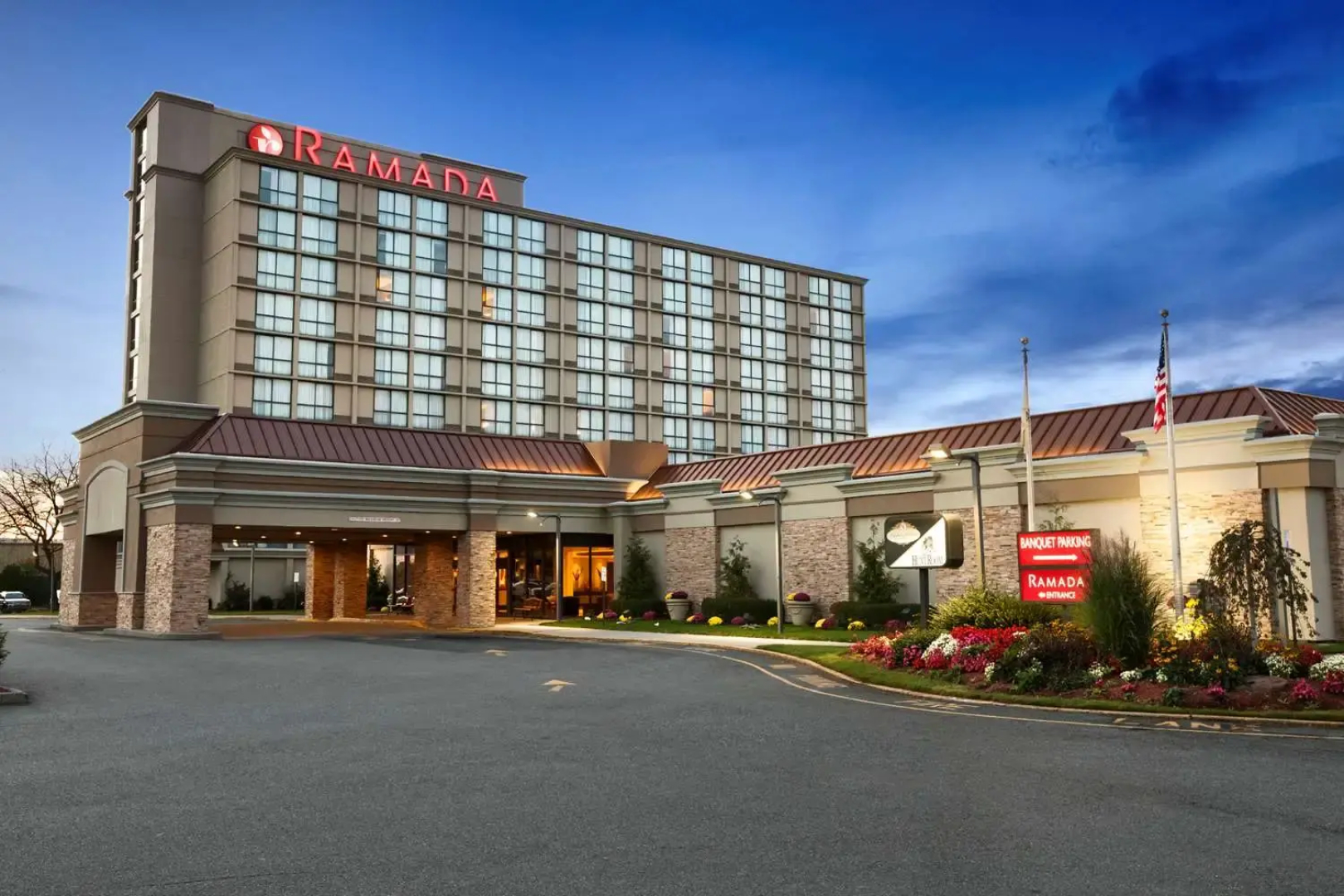 Holiday Inn Newark International Airport by IHG