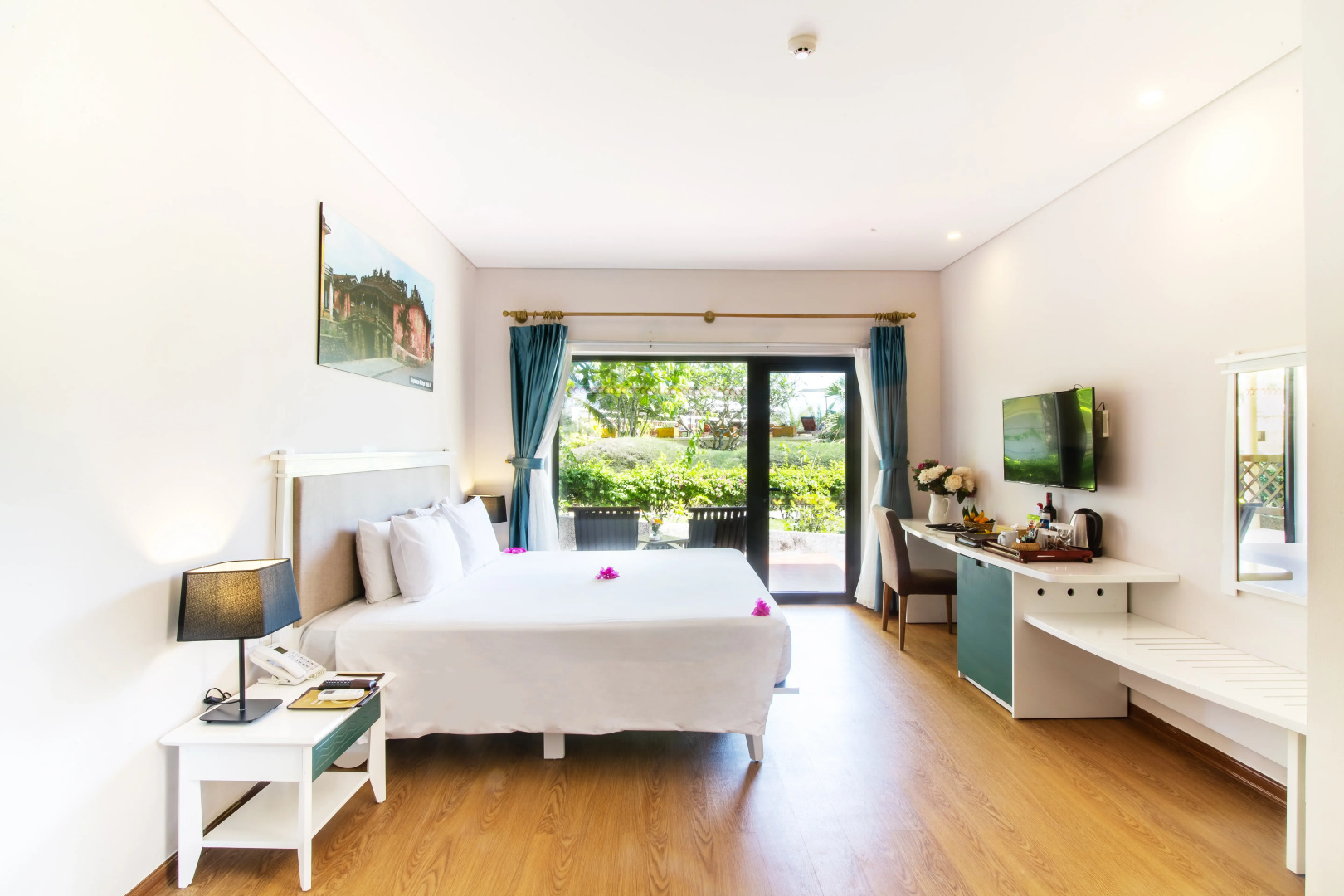 Sandy Beach Non Nuoc Resort