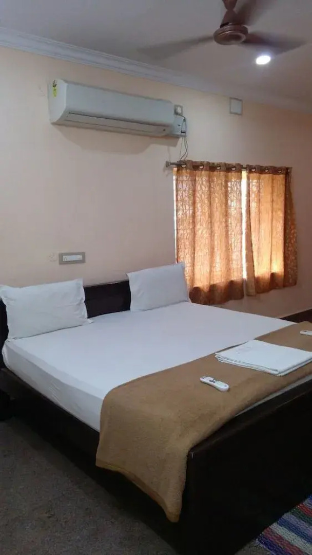 Iroomz Aditya Residency