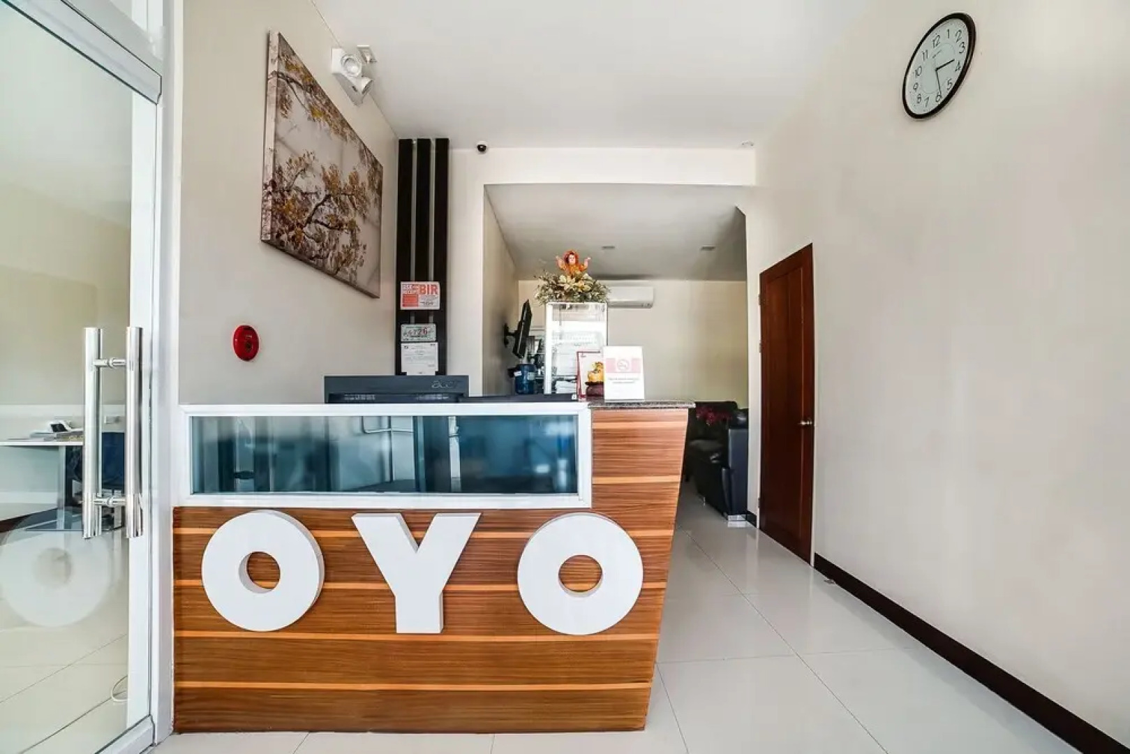 OYO 256 Sakura Suites