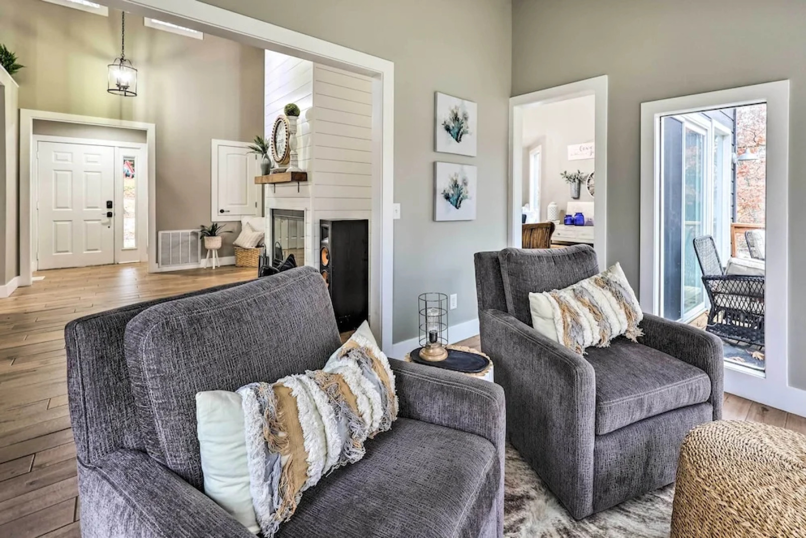 Lakefront Rogers Getaway w/ Hot Tub & Deck!