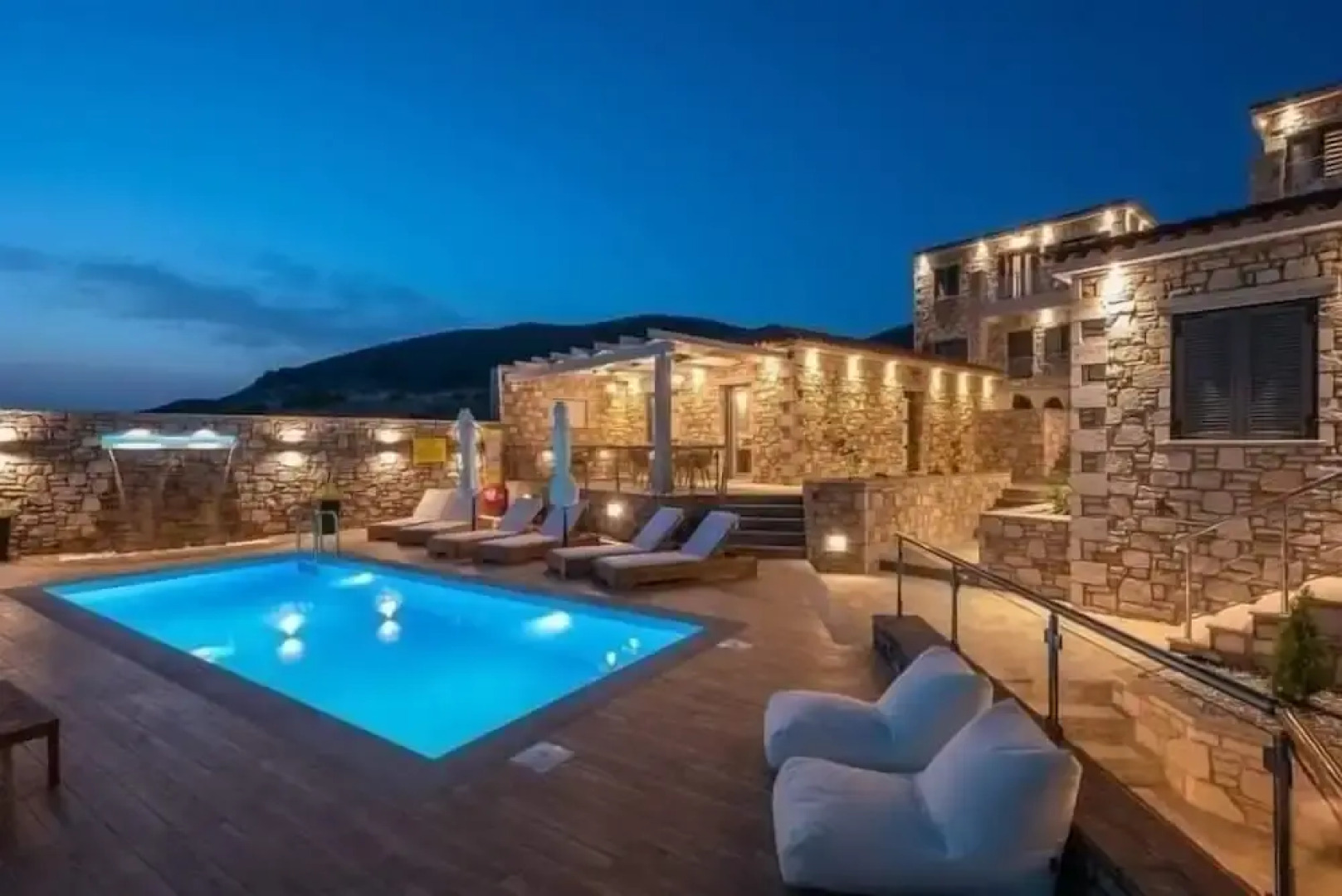 Lithoessa Luxury Apartments