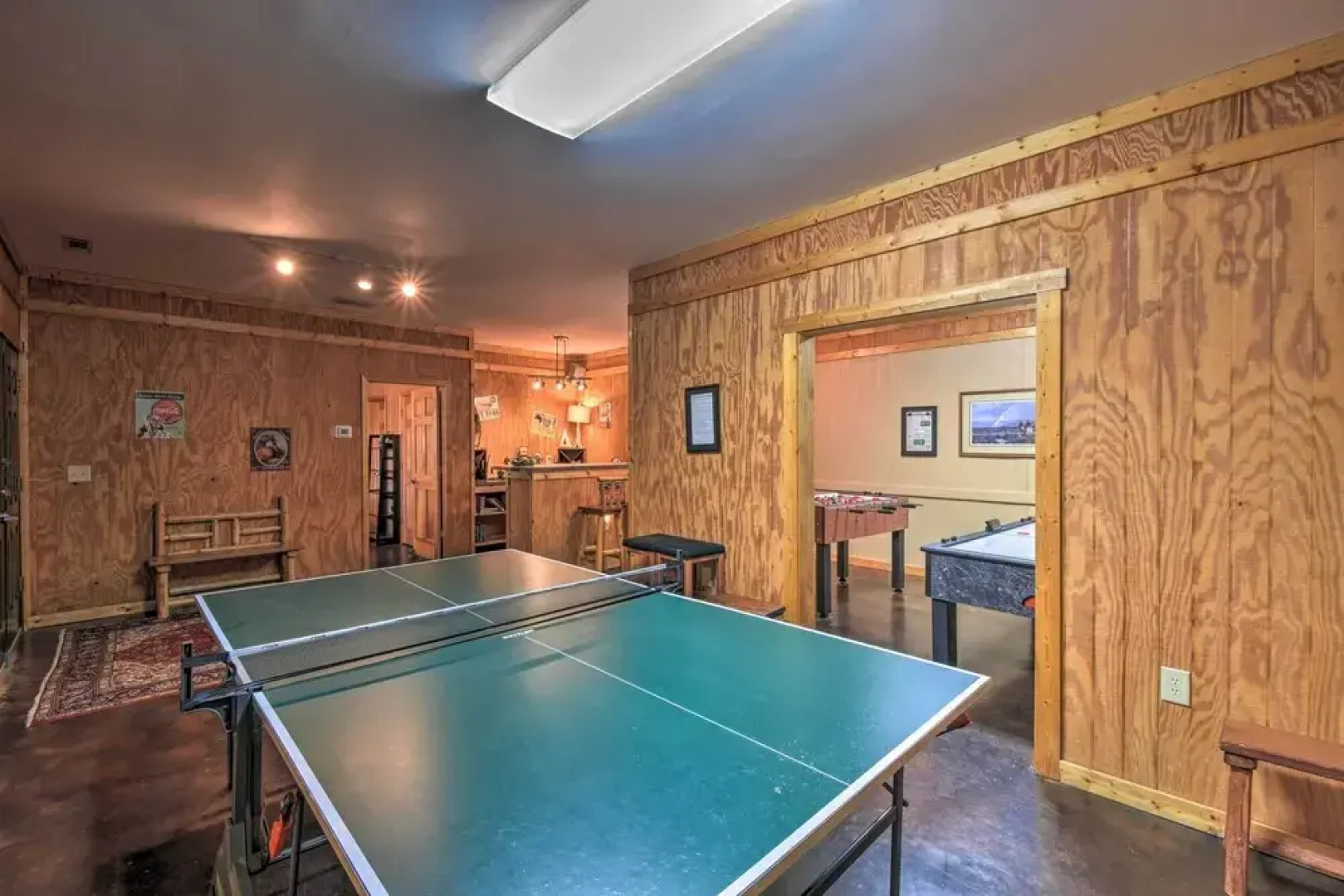 Rustic Cabin w/ Hot Tub: 2 Mi to Unicoi State Park