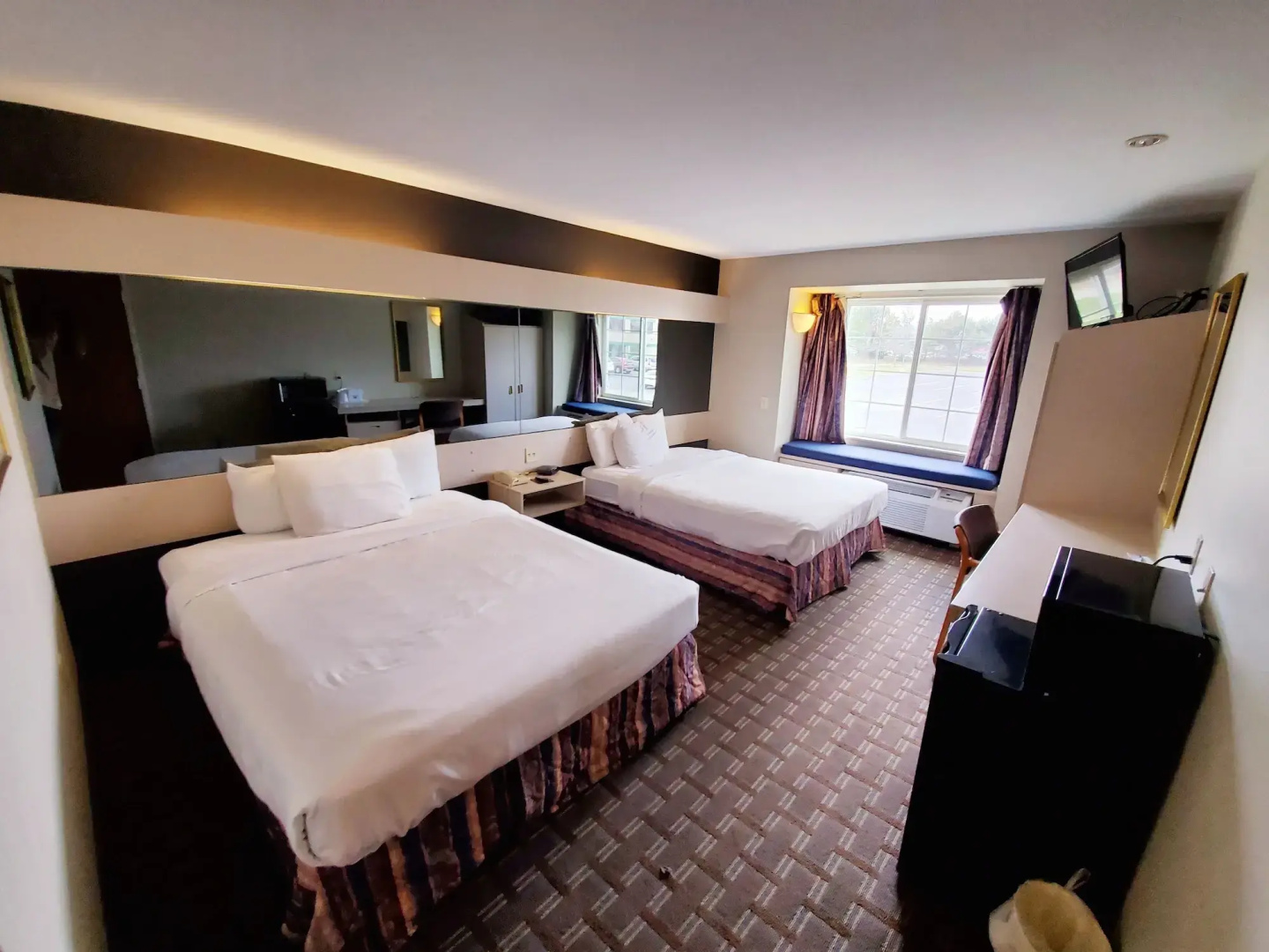 Americas Best Value Inn & Suites Racine