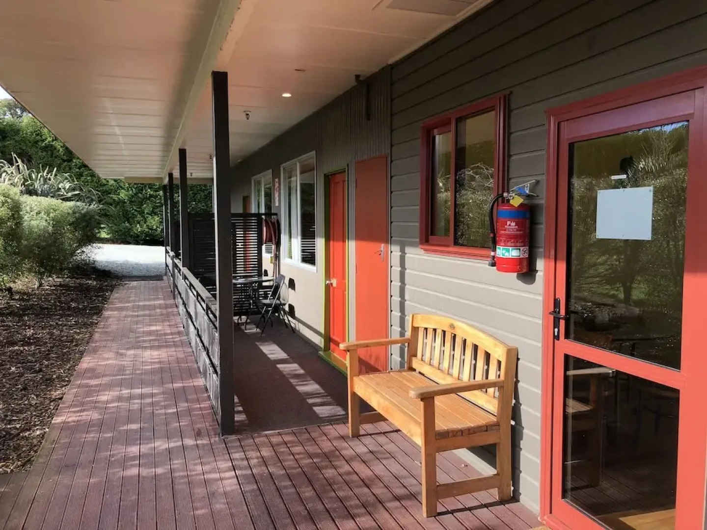 Whistling Frog Cafe & Accommodation