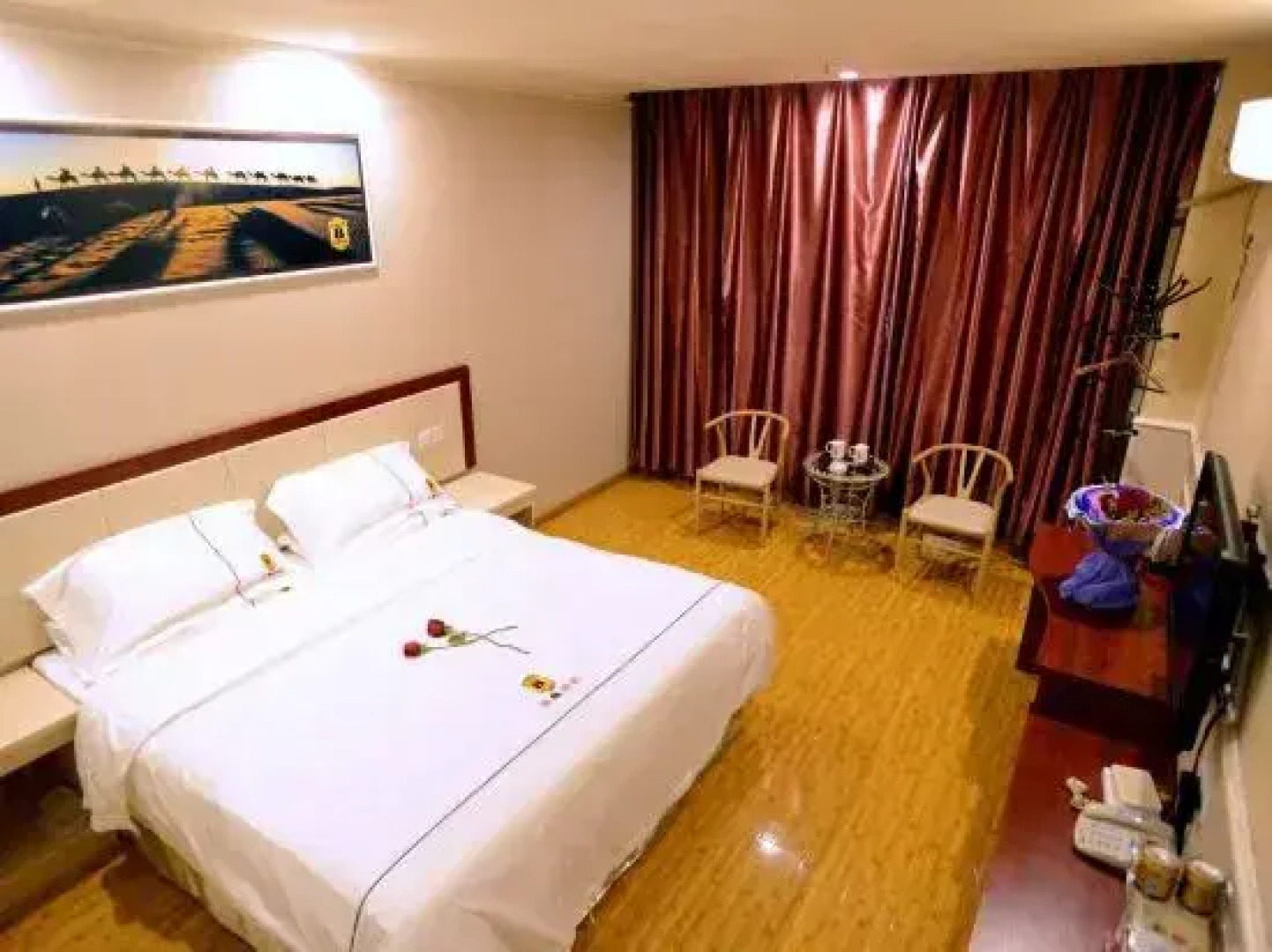 Super 8 Hotel (Korla Tianshan West Road)