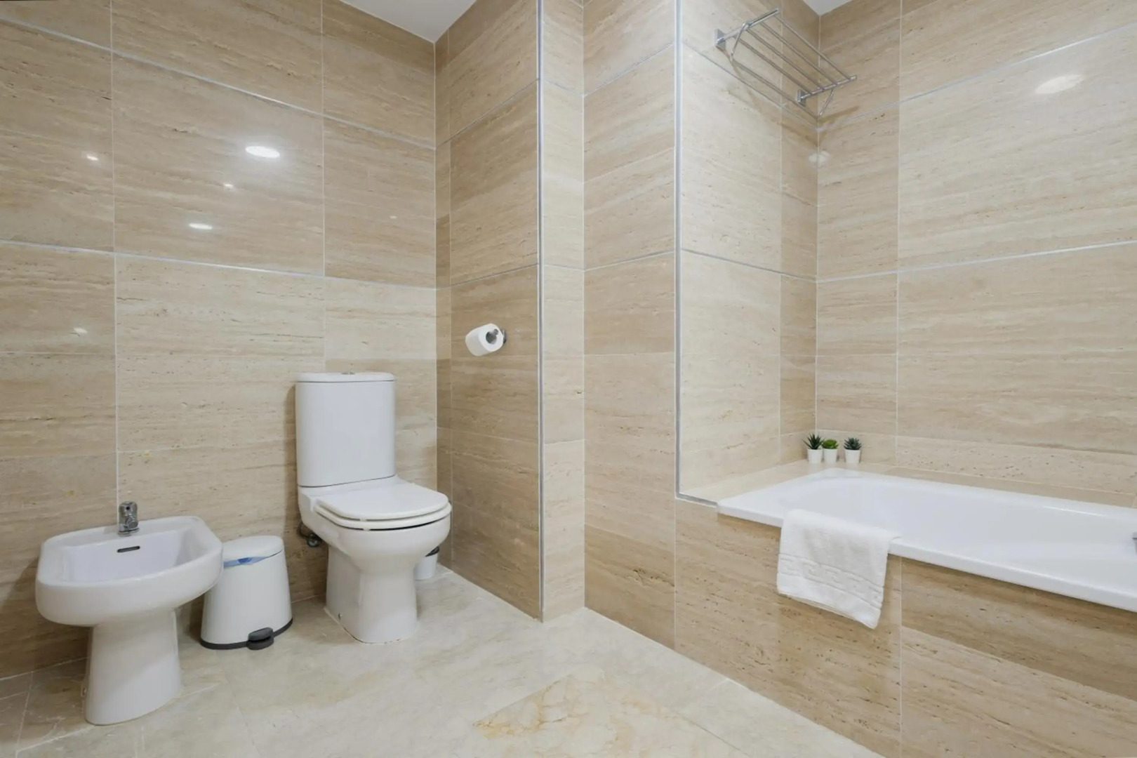 Modern and luxurious holiday home with sea views in Benahavís