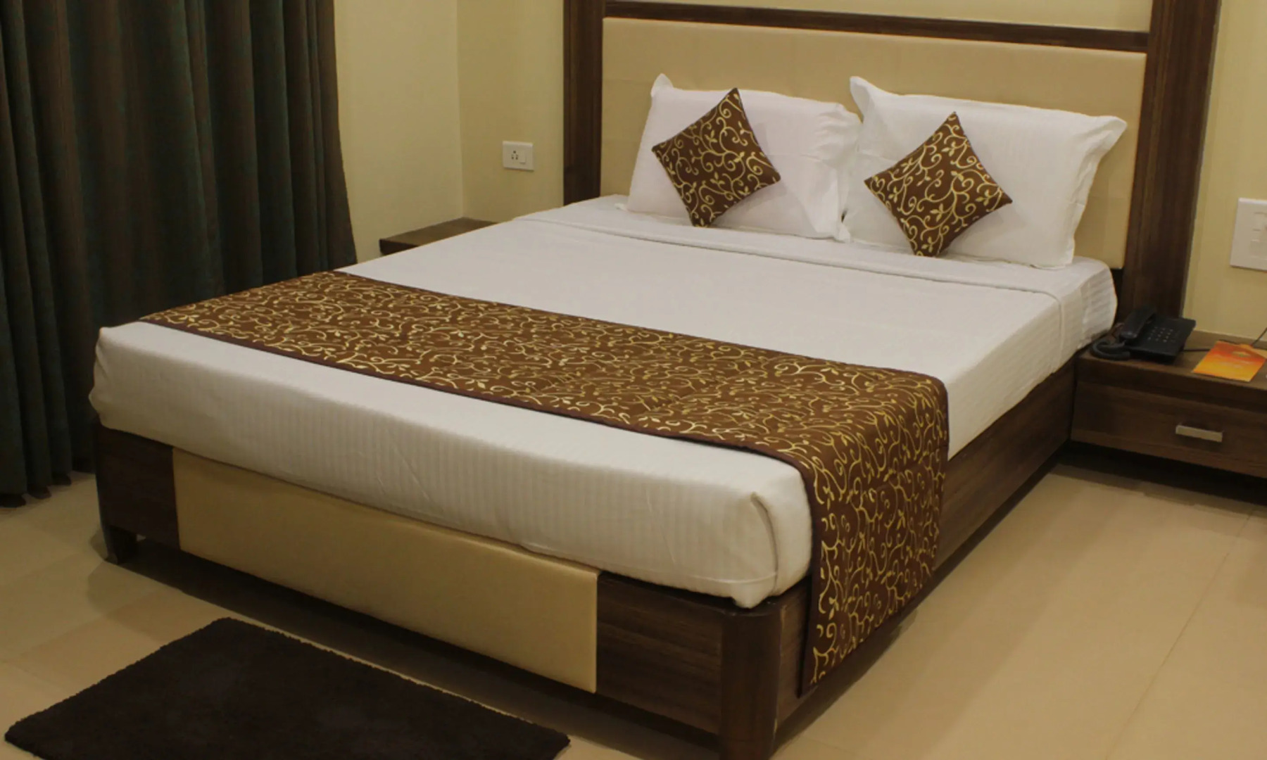 Palette - Sign Regency Hotel