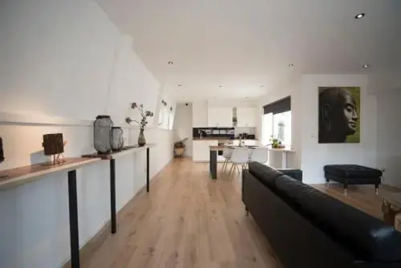 Timeless City Residence