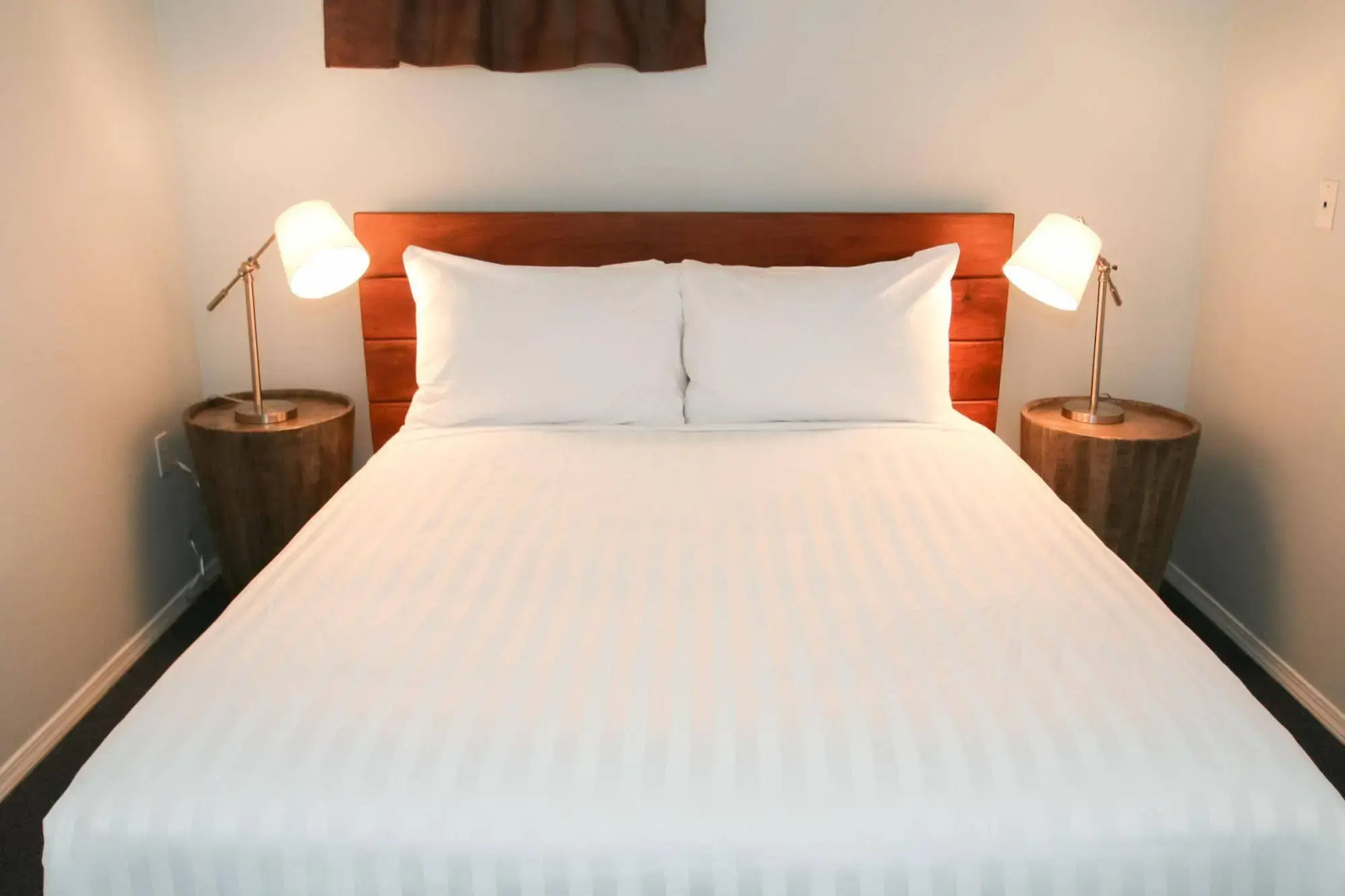 Duffin Cove Oceanfront Lodging