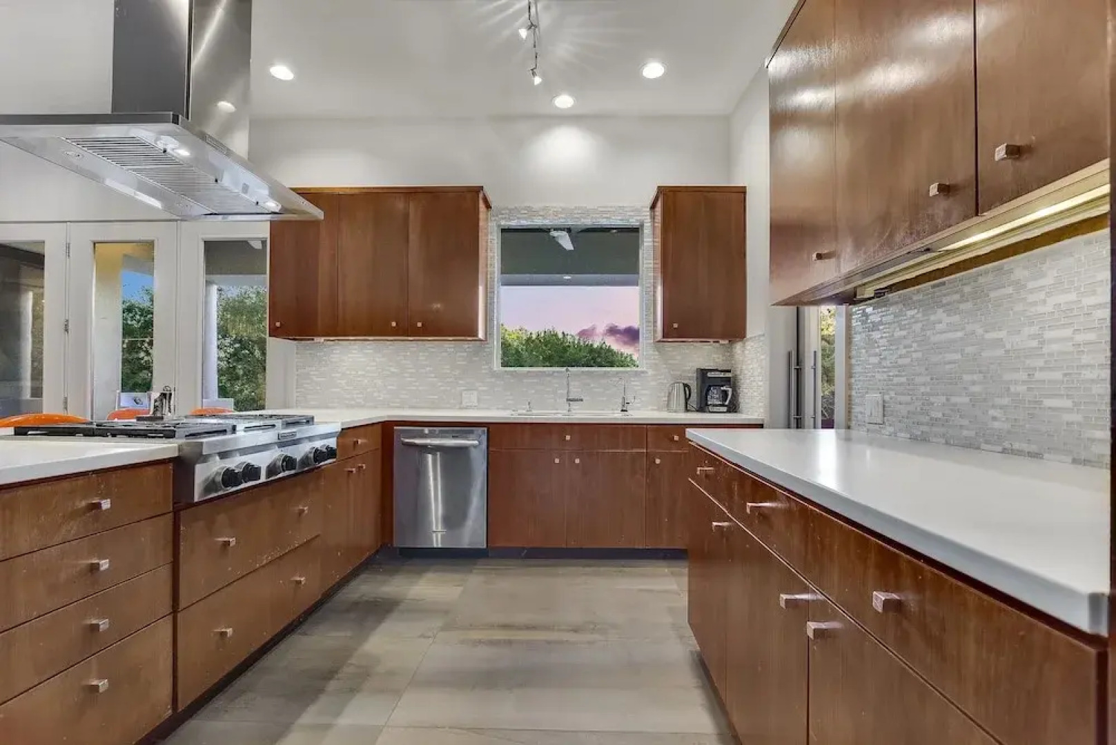 510 Austin - 5 Br Home