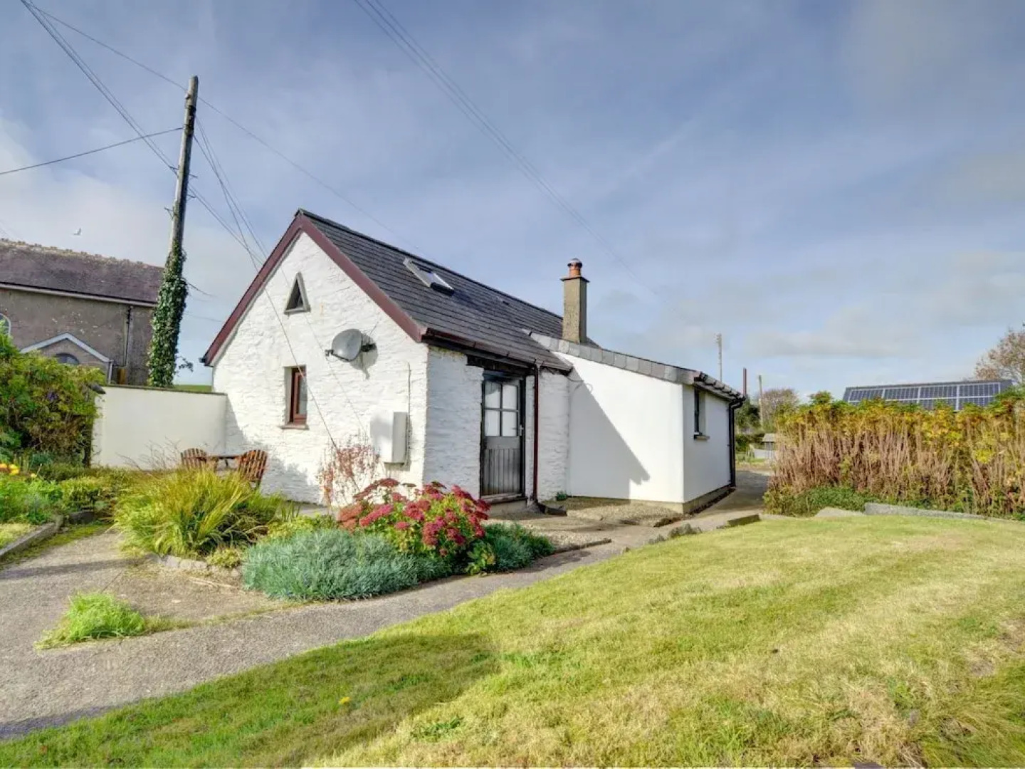 Picturesque Holiday Home in Bwlch-y-groes With Garden