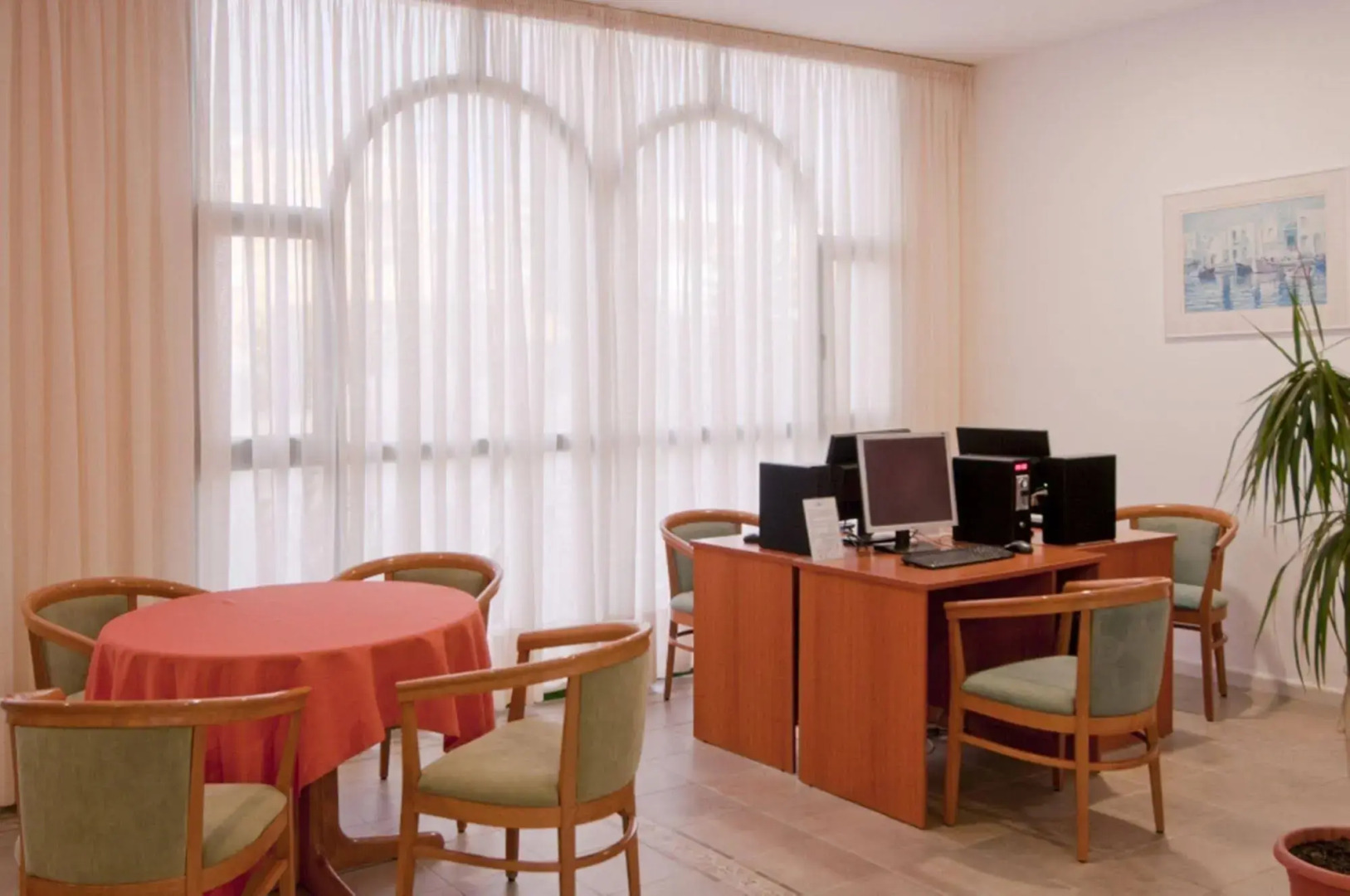 Alexandra Beach Hotel