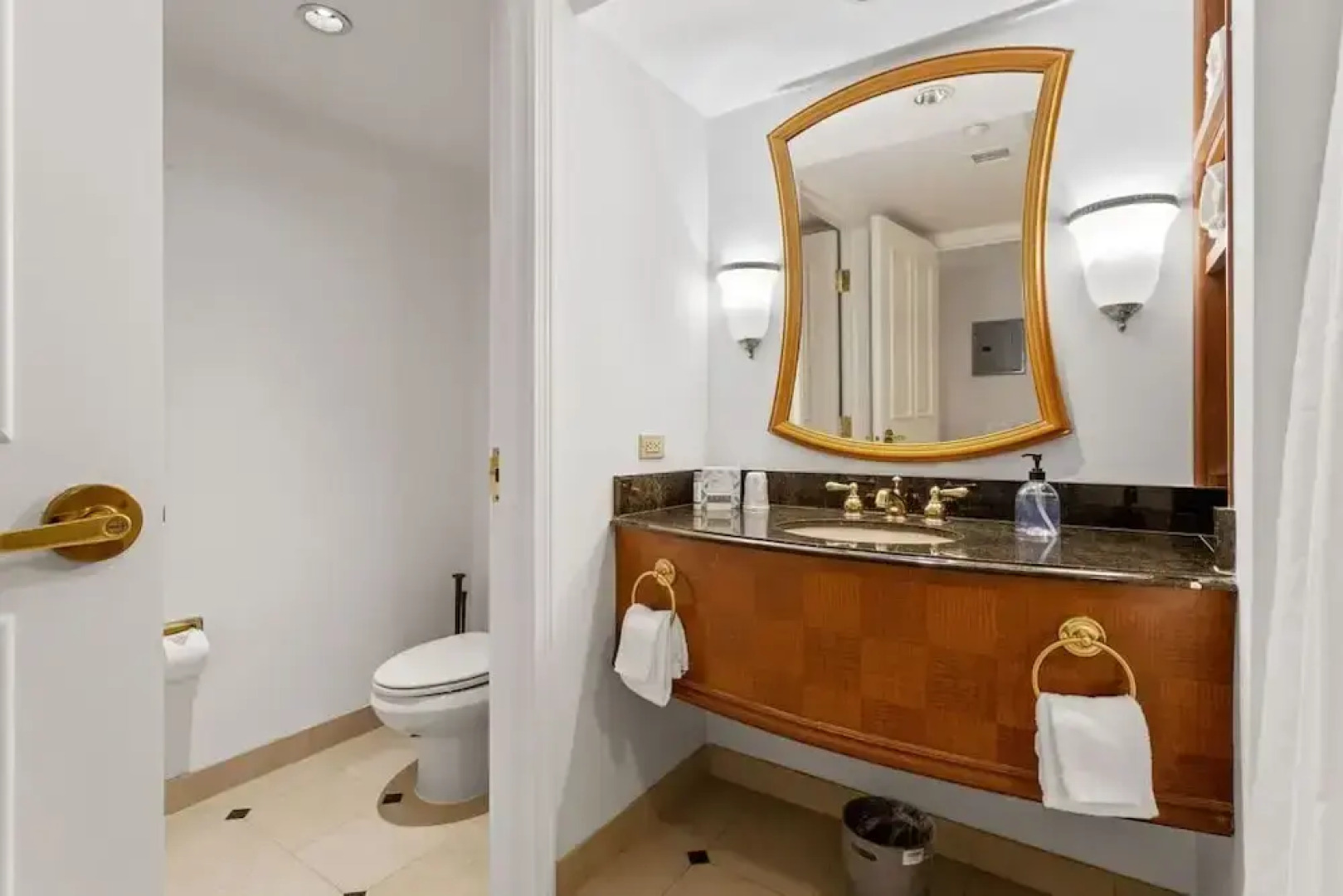 Beachfront 2Br 3Ba Condo By Cozysuites