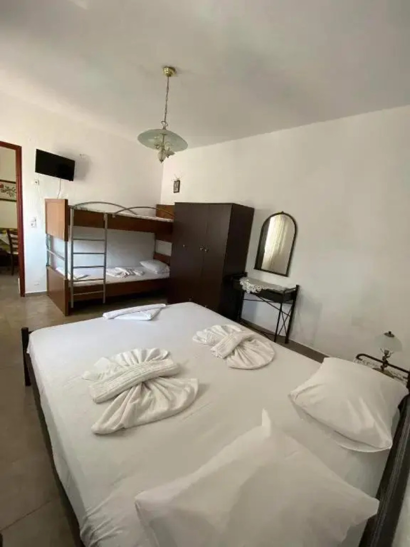 Giannis-Kleopatra House 1