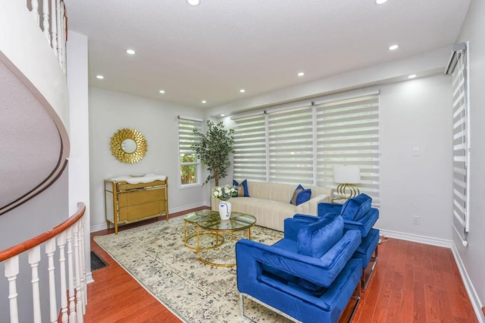 Astonishing 6 Bedroom House With Indoor Fire Place