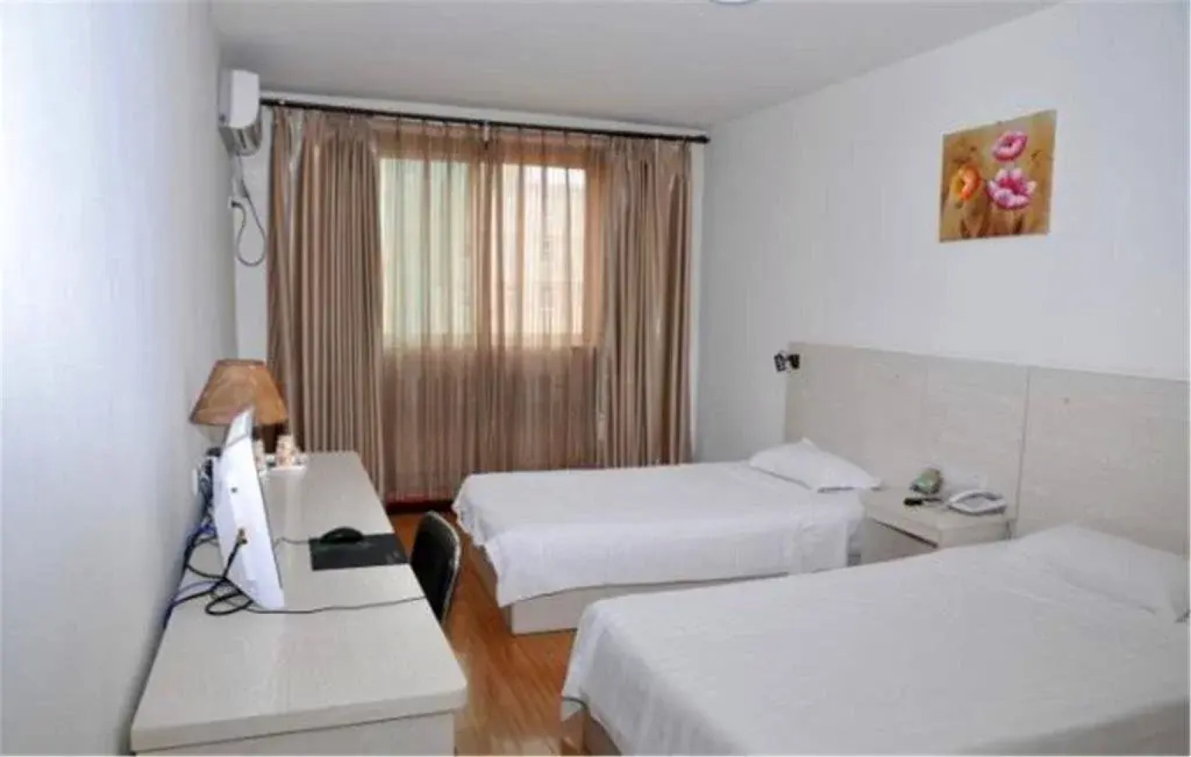 Binzhou Boxing Zhixing Wangluo Inn