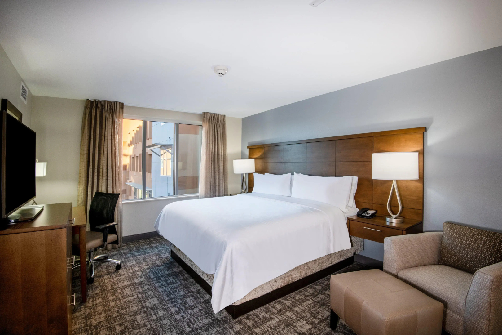 Staybridge Suites Scottsdale - Talking Stick by IHG