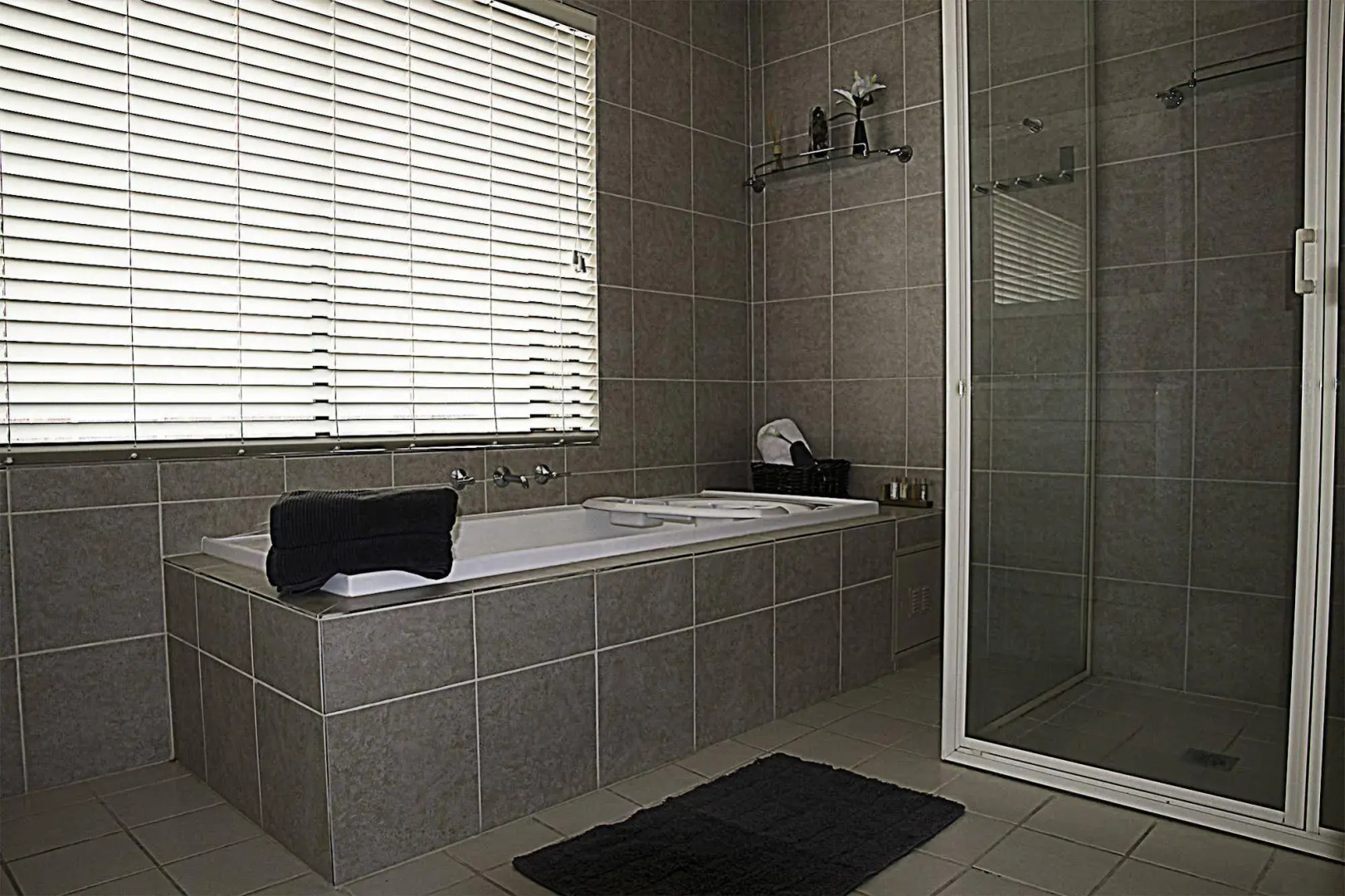 Cole House Apartments