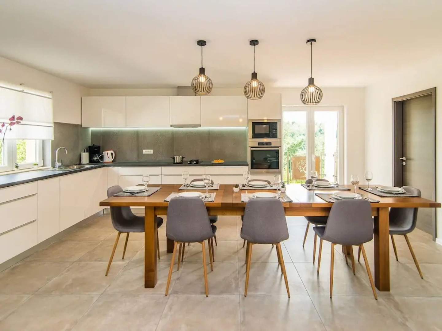 House With Private Pool For 10 People Surrounded By Vineyard In A Quiet Location