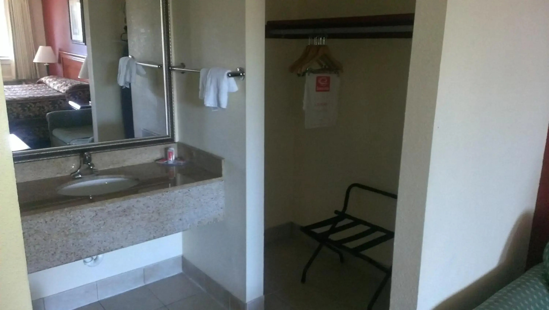 Red Carpet Inn Norwalk