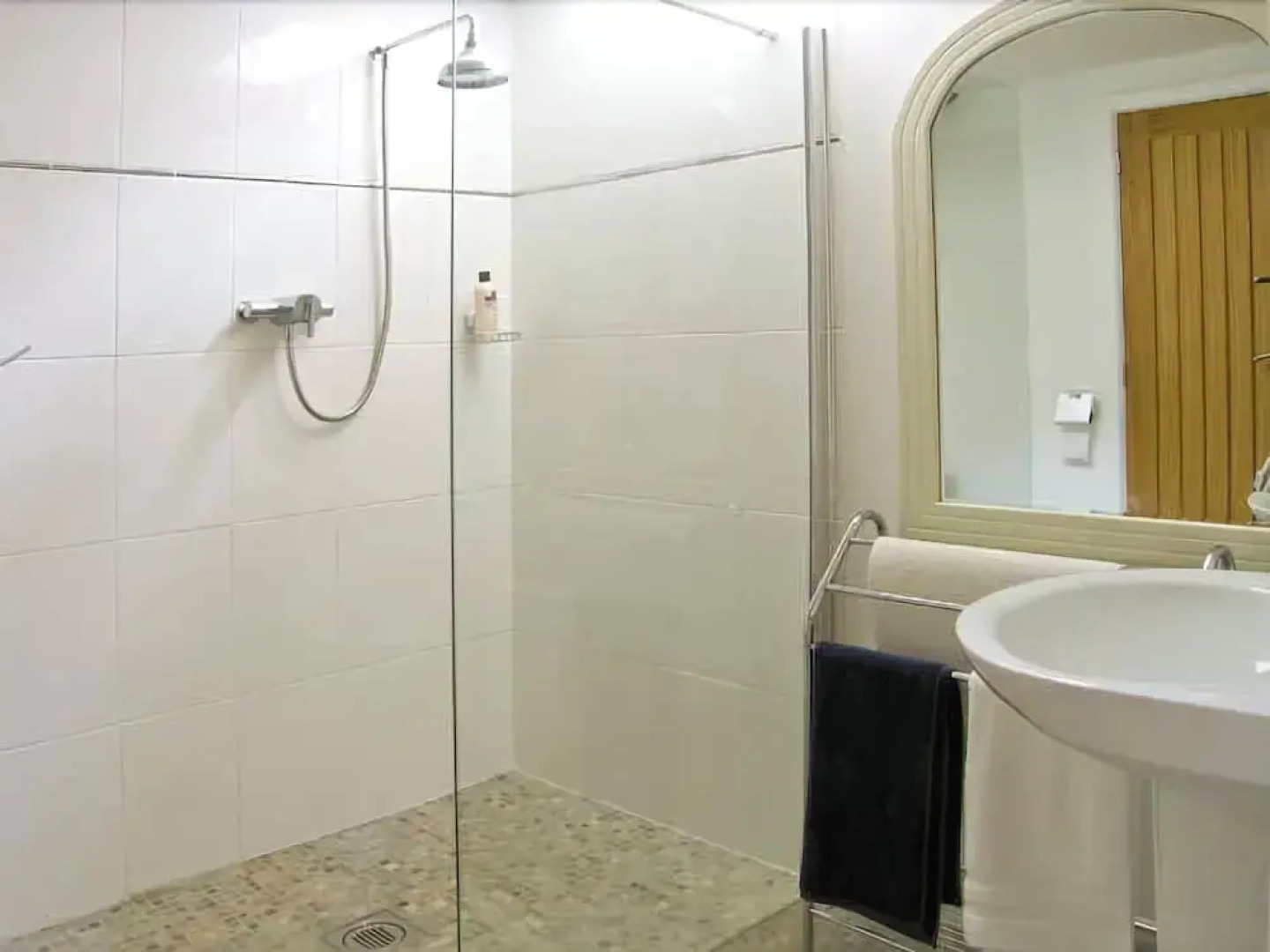 Bronnydd, Tyddyn Ysgubor