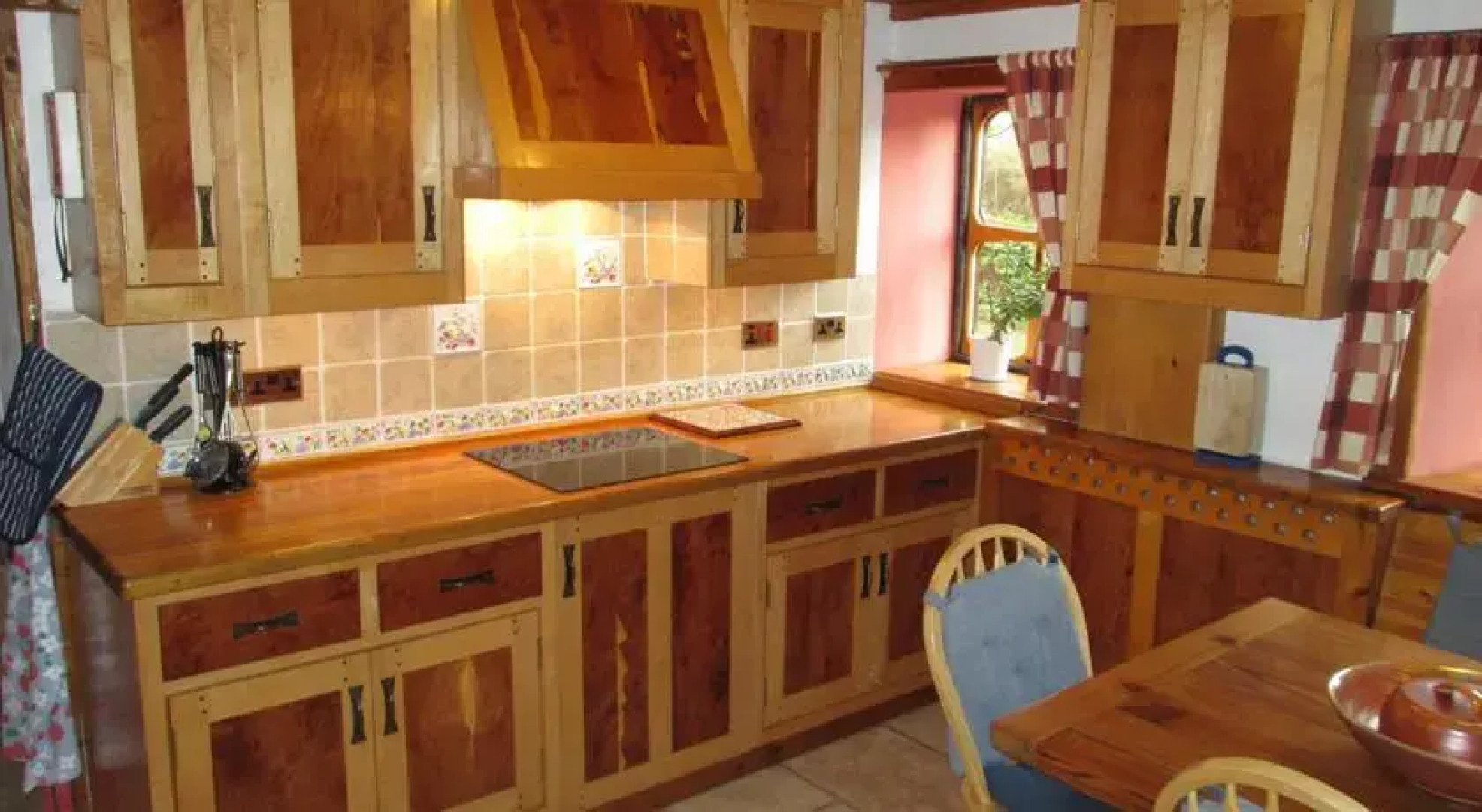 Holiday home Bron-Nant
