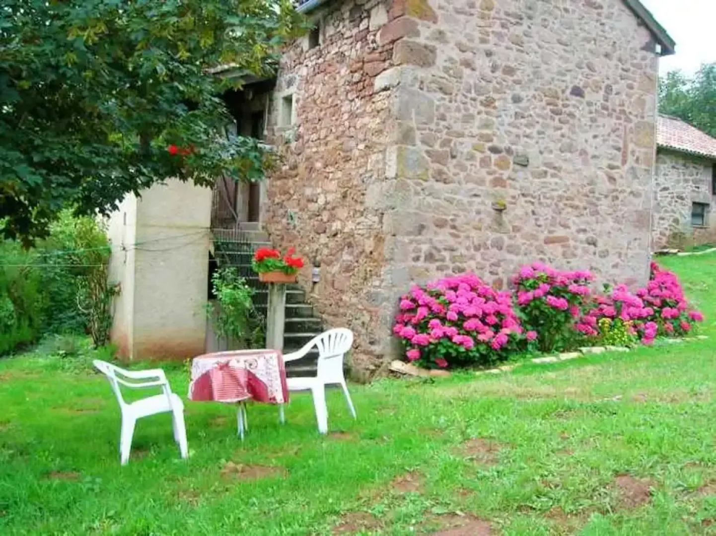 House With one Bedroom in Najac, With Wonderful Mountain View and Furnished Garden - 7 km From the Beach