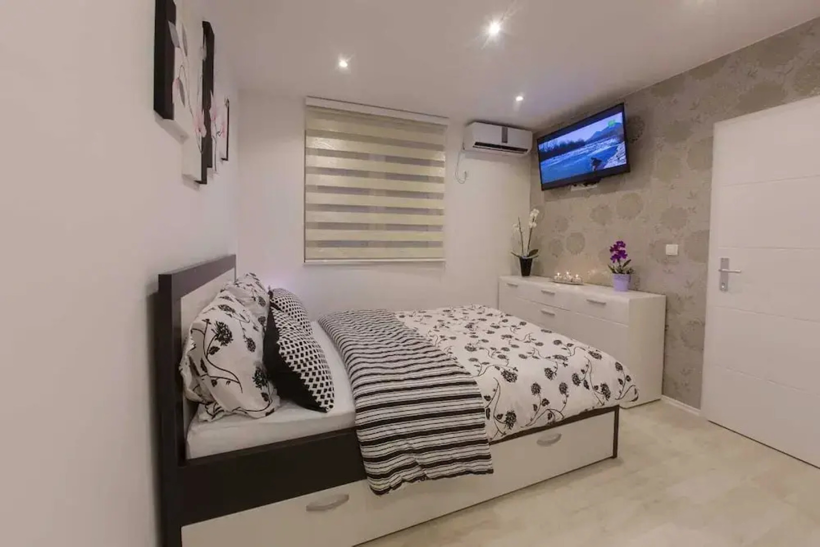 Appleline Apartments (Apple Studios & Rooms) 