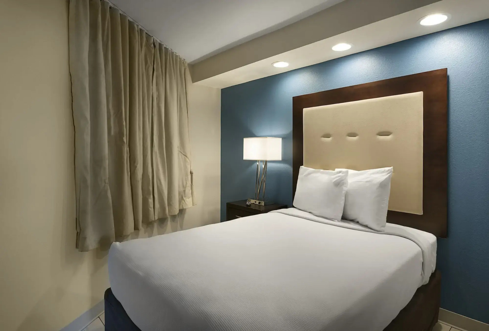 Captain's Quarters Resort