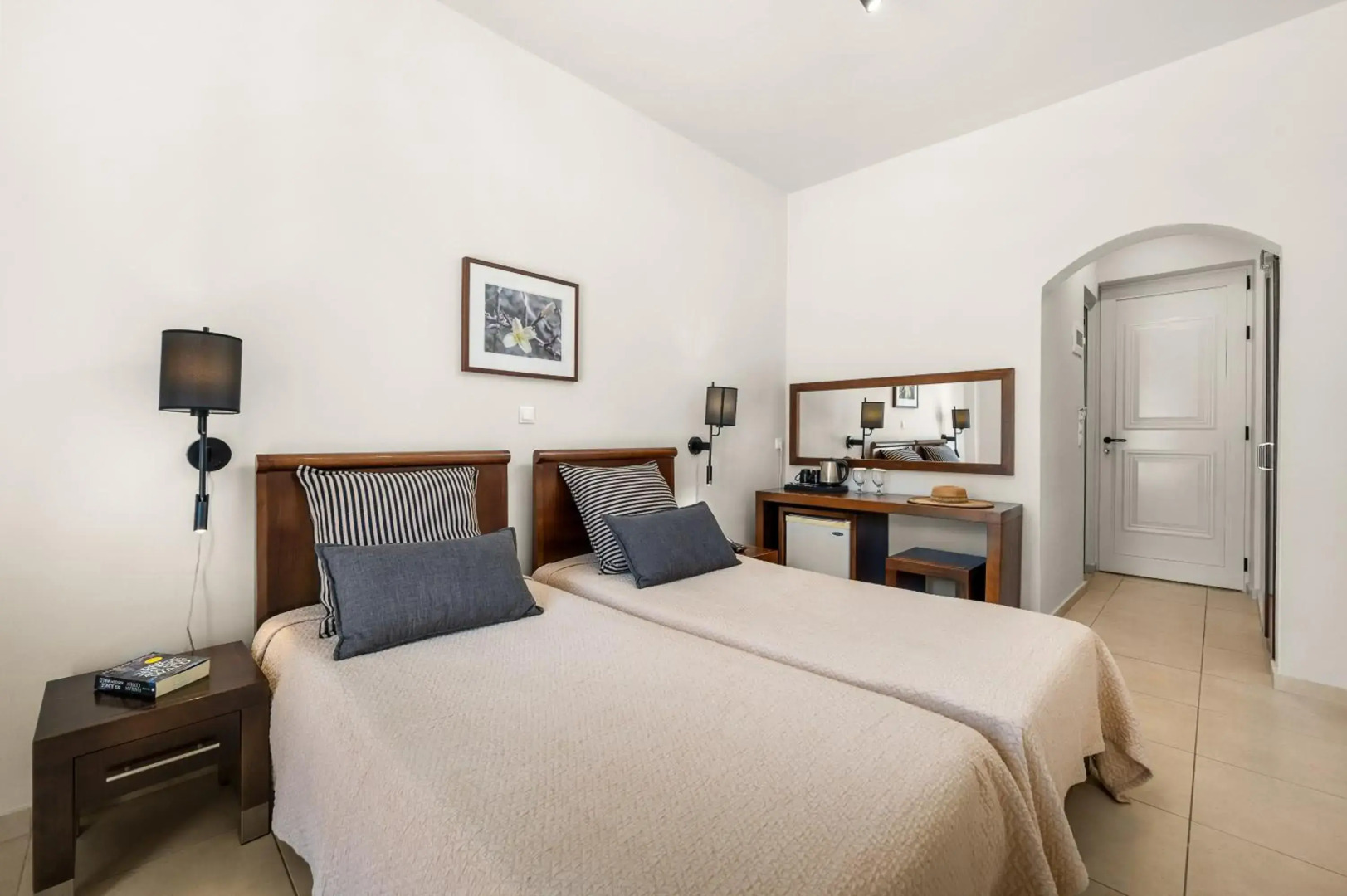 Glaros Hotel Apartment