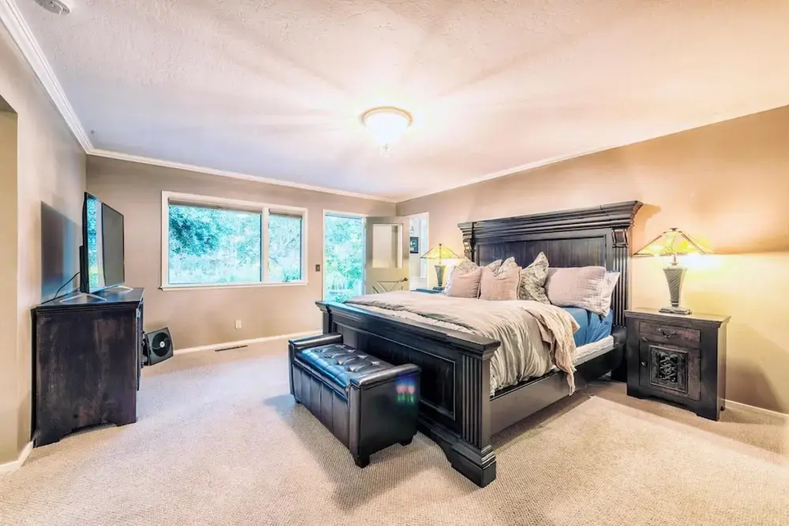 Lx47: Pebble Garden Retreat Home With Modern Kitchen