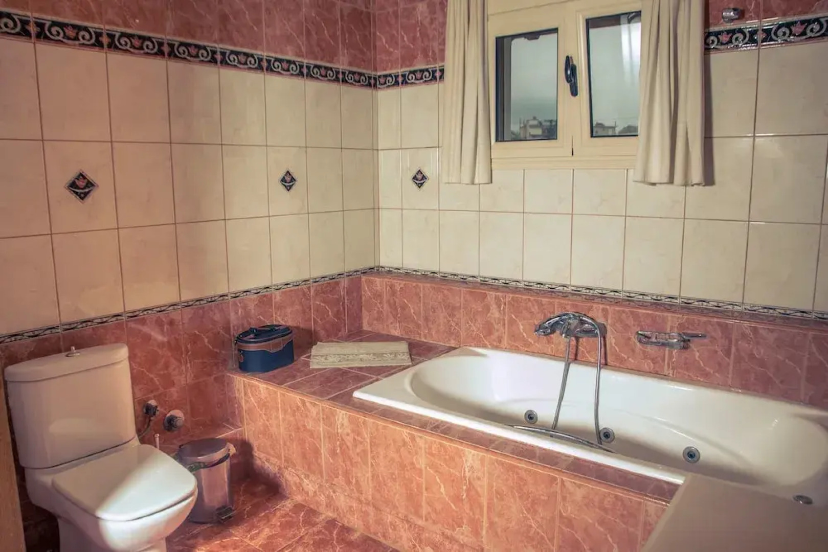 Beautiful Villa With Private Garden And Pool