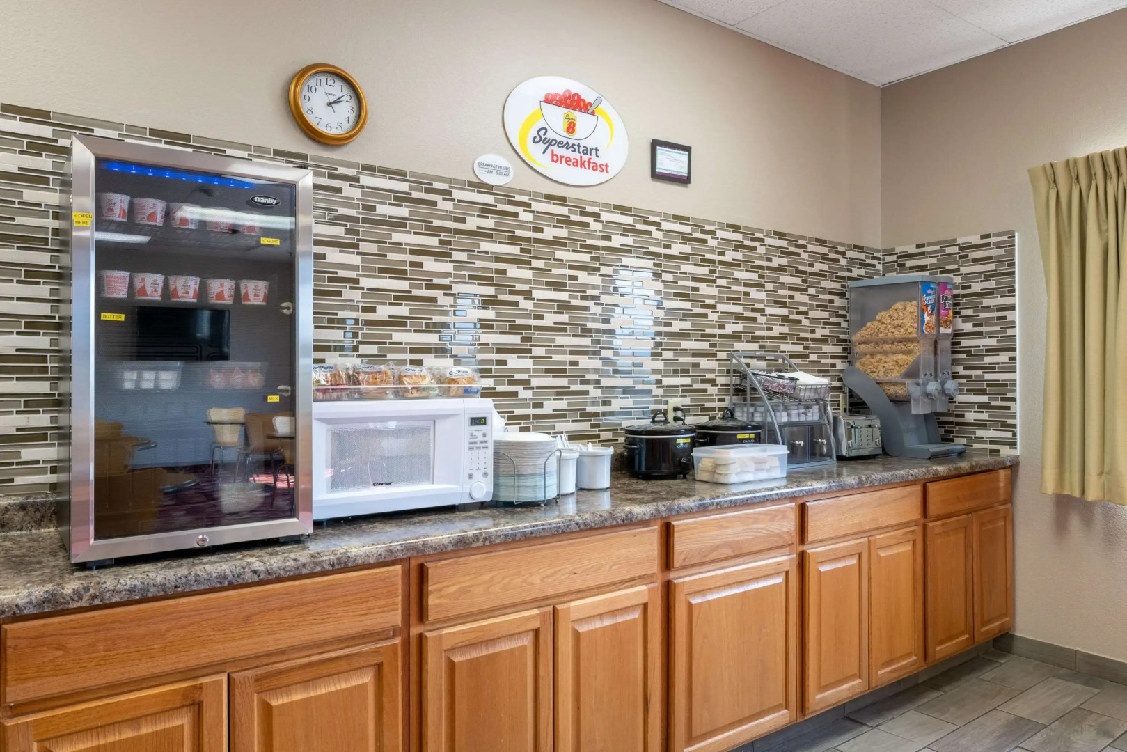 Super 8 by Wyndham O Neill NE