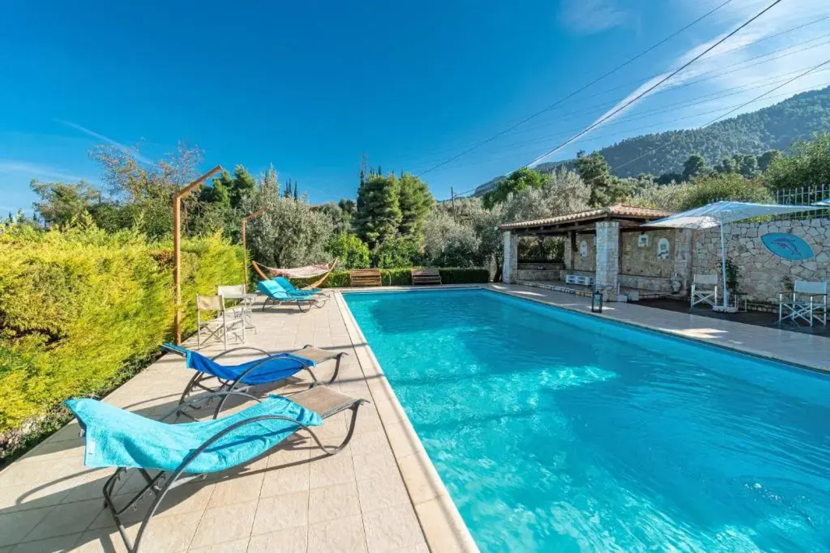 Villa Thea-1 hour and 50 minutes from Athens International Airport