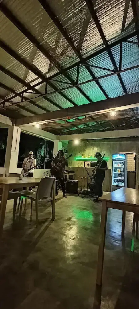 Camotes Backpackers Hostel