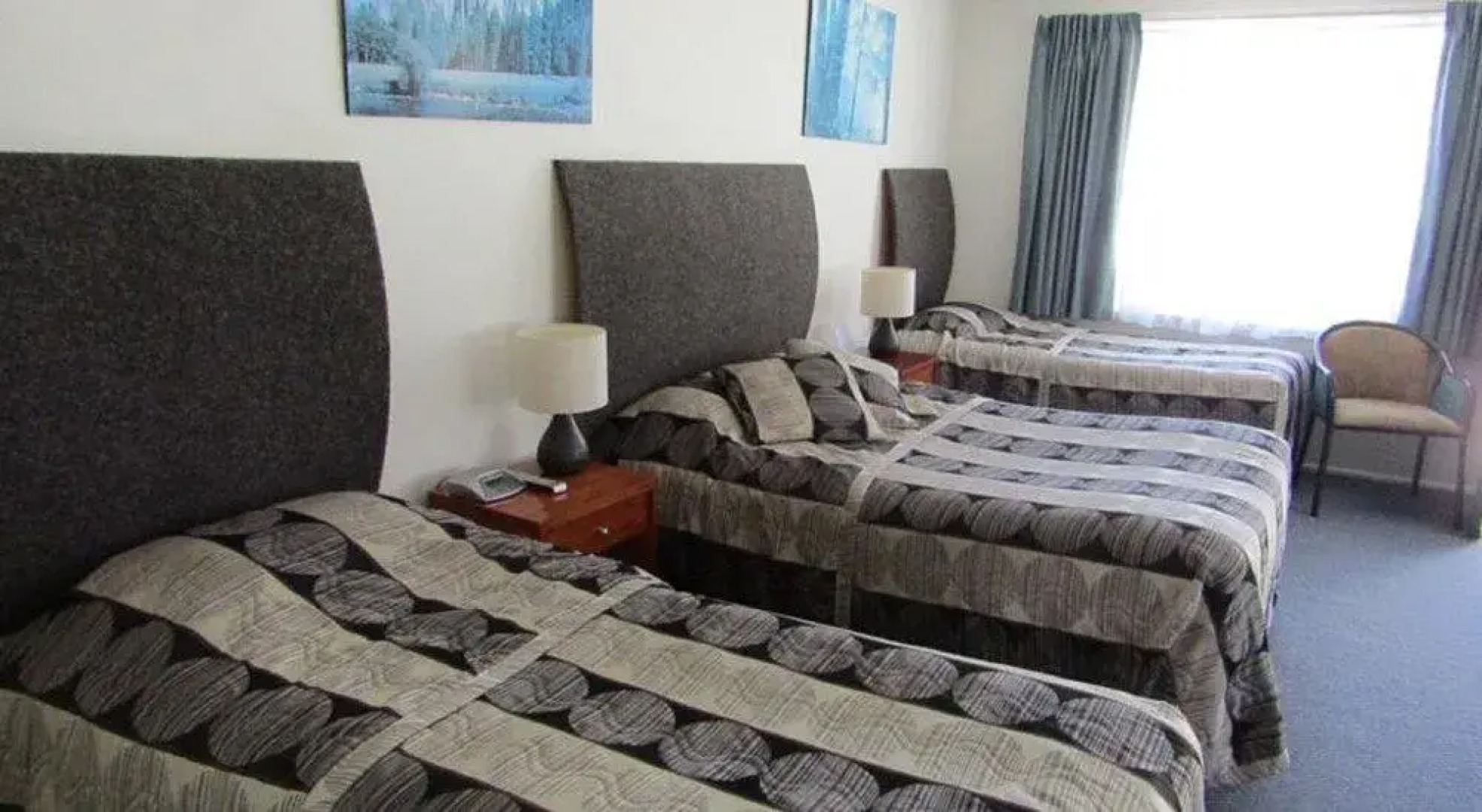 Hanging Rock Family Motel