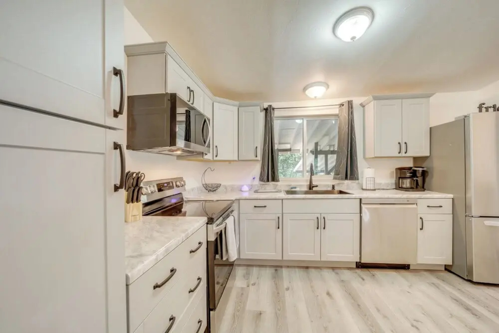 Snowy Peak Views & Cozy Game Nights: Pine Home