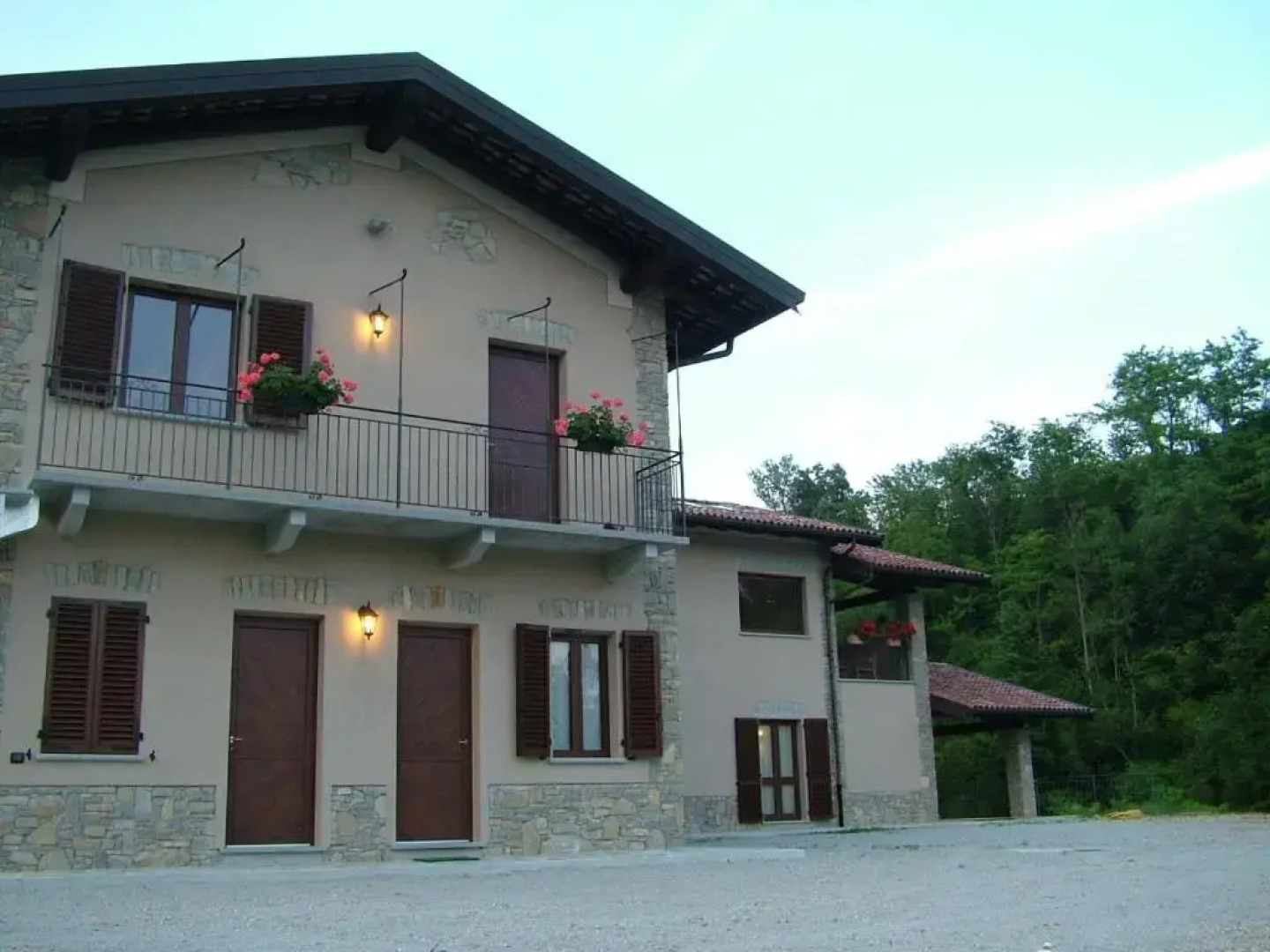 Eno-Agriturismo Cascina LArché