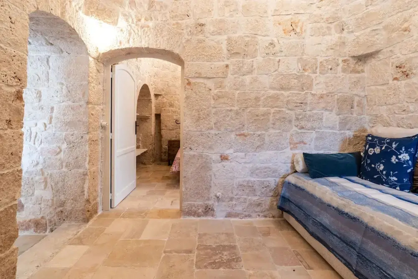 4152 Trulli Salsapariglia by Perle di Puglia