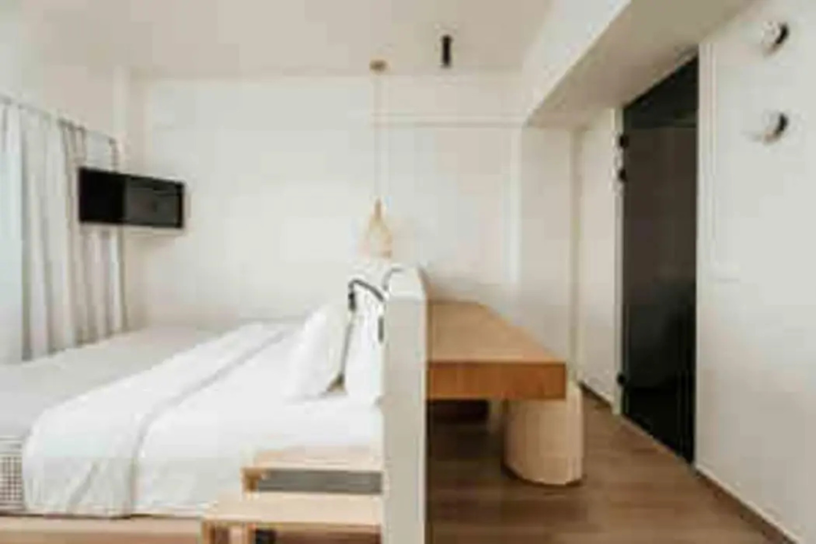 Paralos The Maxine - Adults Only