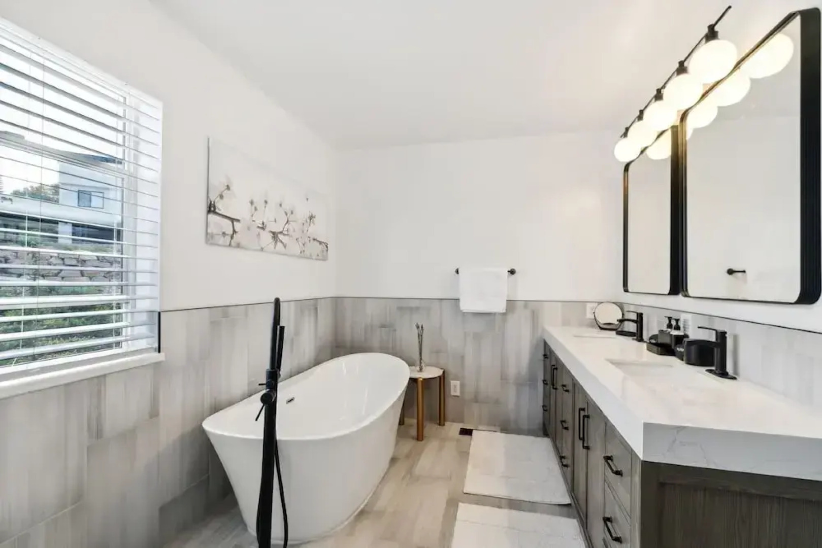 Tranquil Mountain Retreat Scenic Views & Hot Tub 4 Bedroom Home by RedAwning