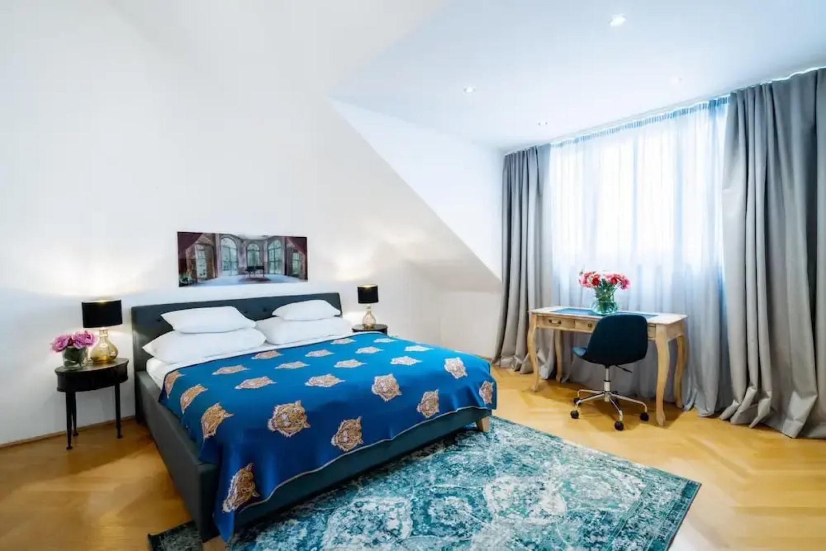 Top Floor Apartment With Terrace King Bed Air Conditioning in Krems City