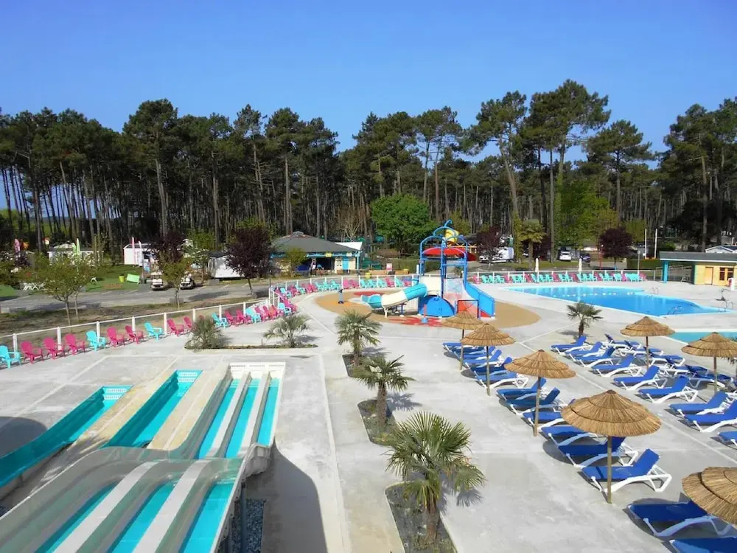 Property With 3 Bedrooms in Saint-julien-en-born, With Shared Pool, Furnished Garden and Wifi - 4 km From the Beach